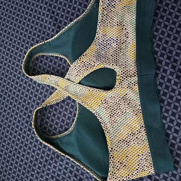 XL Under Armour Compression Sports Bra - Picture 4 of 5